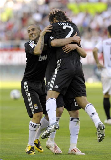 特别是在比 特别是在比